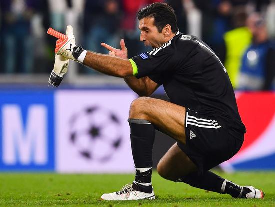 环球足球奖2025年度最佳球员候选：姆巴佩在列，巴黎8人入选（2025环球足球奖最佳球员候选出炉 姆巴佩上榜 巴黎共有8人入选）