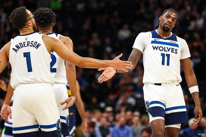 注定迎来新的王者！本赛季NBA杯四强此前均无夺冠经历（本季NBA杯将迎新王登基：四强球队无一曾夺冠）