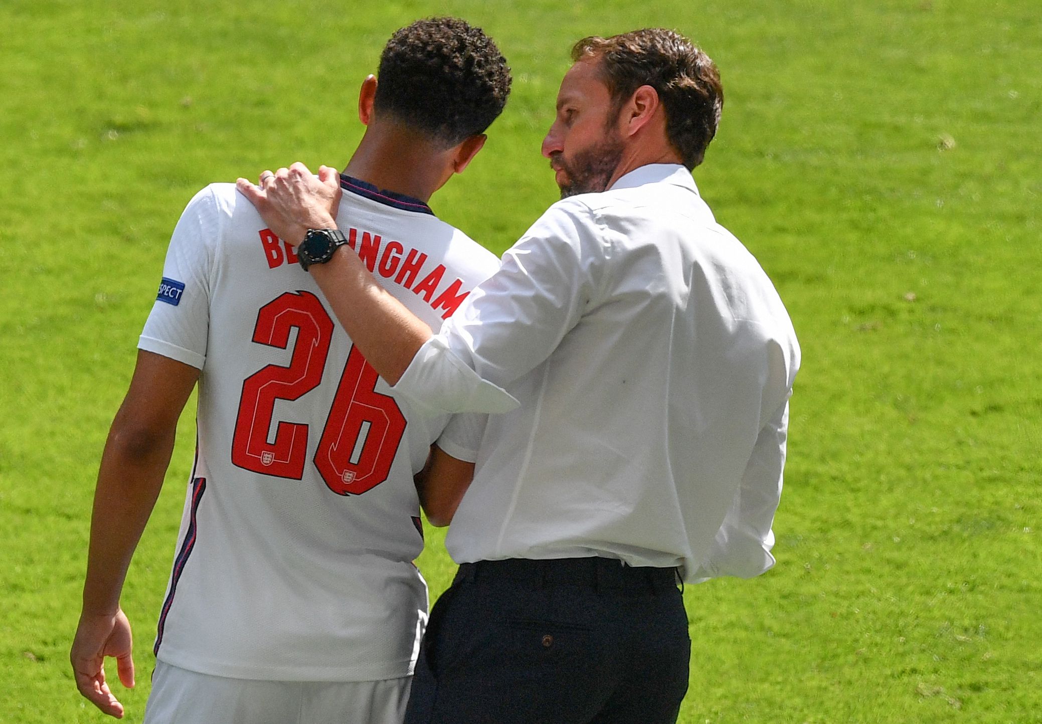 足球报：亚泰这几年都是寅吃卯粮，意向球员听说后婉拒邀请（《足球报》：亚泰近年靠预支度日，多名意向球员闻讯后拒绝加盟）