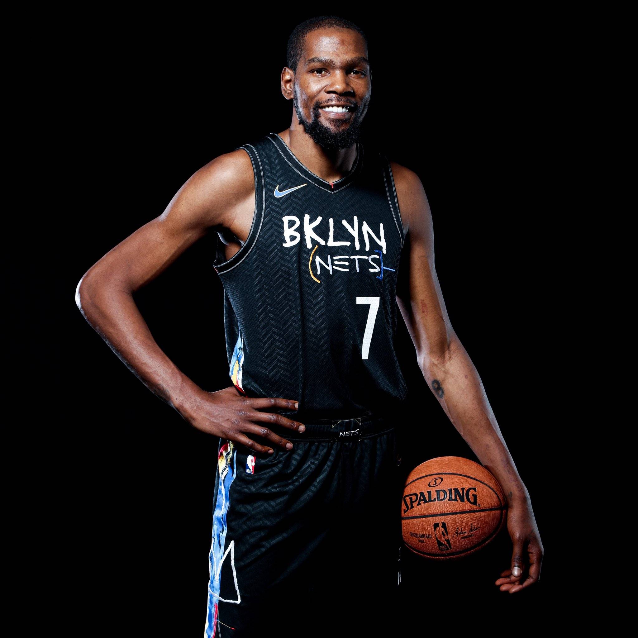 湖人浓眉哥篮下统治球队获胜（浓眉篮下制霸助湖人取胜）