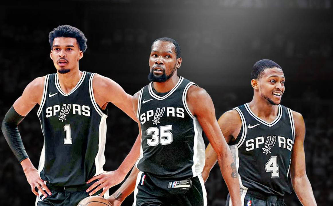 约基奇三双稳定输出率掘金大胜（约基奇三双如常发挥，掘金轻松大胜）