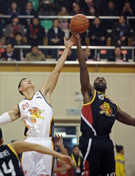 世体：克里斯滕森并没受伤，提前结束训练是计划好的（世体：克里斯滕森无伤，按计划提前结束训练）