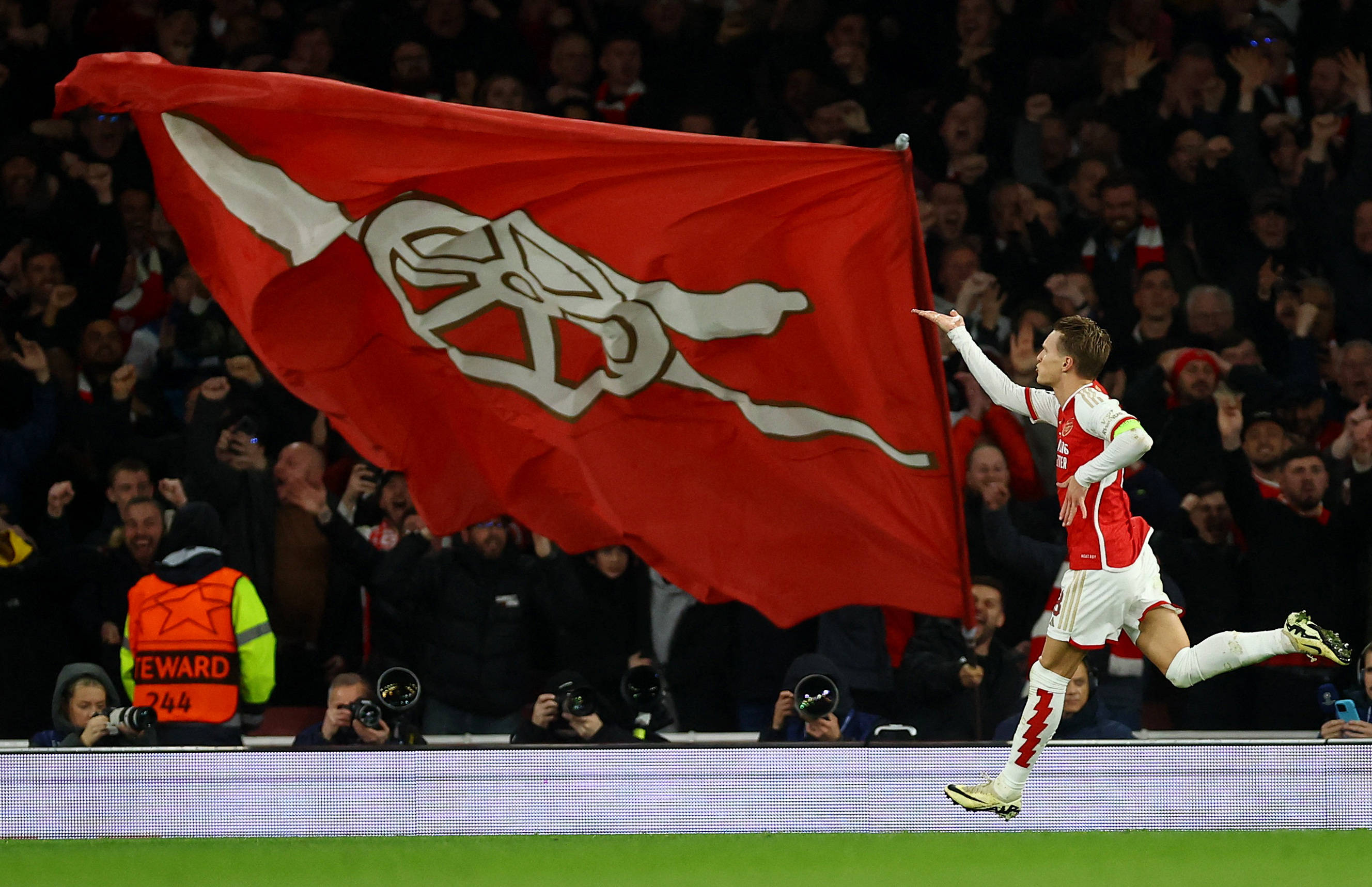 WTT总决赛：王曼昱4-1战胜朱芊曦，半决赛将战陈熠（WTT总决赛：王曼昱4-1击退朱芊曦，半决赛对阵陈熠）