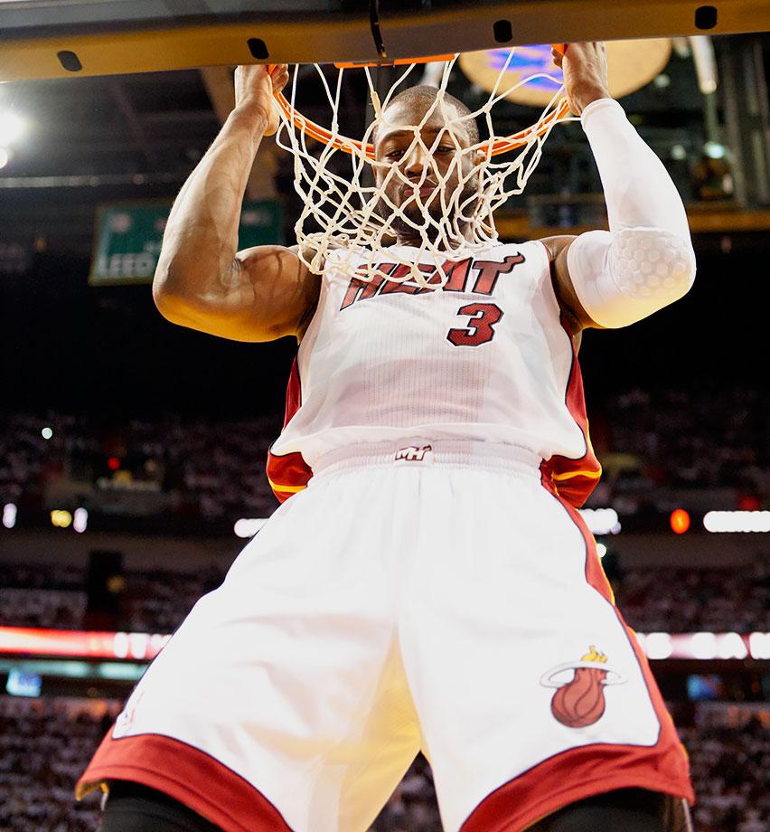 杨鸣：辽宁队正经历新老交替阵痛期，相信联赛开始前会有变化（杨鸣：辽宁队处于新老更替阵痛期，预计联赛开打前会有调整）