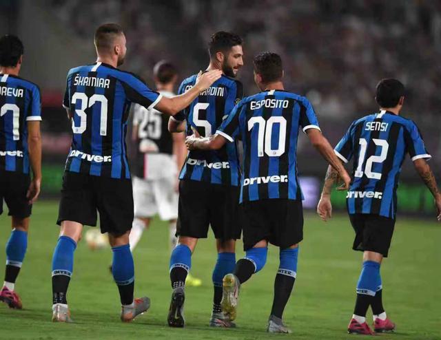 TA：皇马对引进科纳特没有兴趣，球员未来呈开放态势（TA：皇马无意签下科纳特，球员去留仍未定）