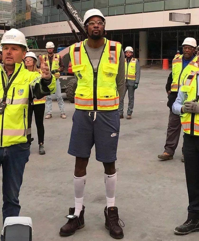 欧冠最年轻连续三场破门选手排行榜：卡尔力压姆巴佩...（欧冠连续三场进球最年轻球员榜：卡尔力压姆巴佩登顶）