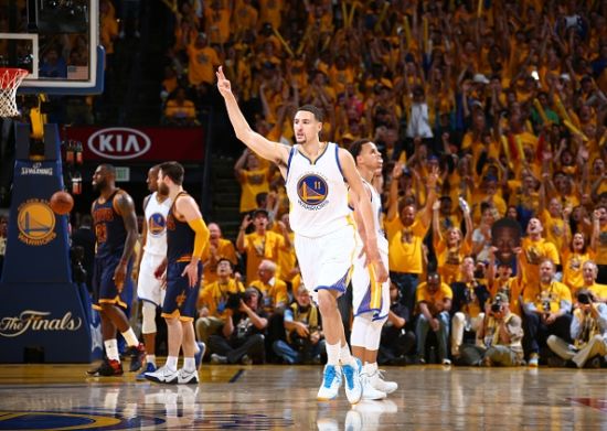 终于！维拉发布海报庆祝赛季首胜，此前六场未尝一胜（维拉发布海报庆祝赛季首胜，终结六场不胜）